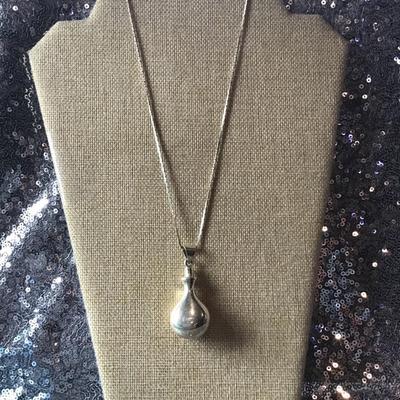 Vintage Sterling Silver Perfume Pendant With Italy 925 Chain. 22.00 Gram