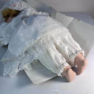 LIFE-LIKE PORCELAIN SLEEPING BABY DOLL WITH SATIN PAD NEW IN PACKAGE