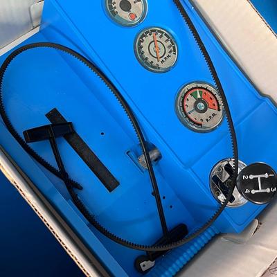 VINTAGE STICK SHIFTERS YELLOW TAIL TOY AS IS