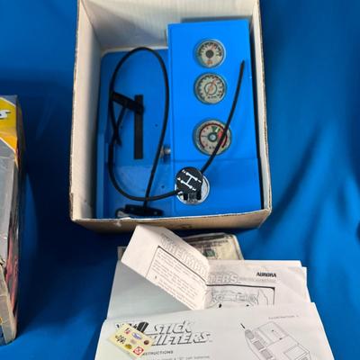 VINTAGE STICK SHIFTERS YELLOW TAIL TOY AS IS