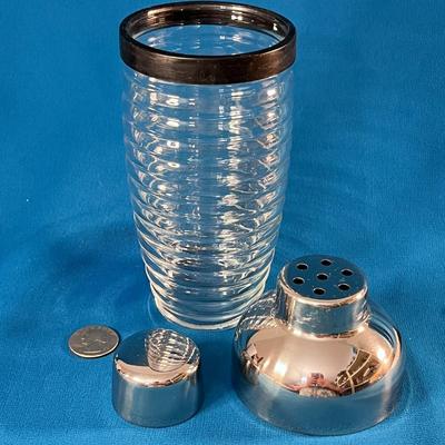 ANCHOR HOCKING RIBBED GLASS COCKTAIL SHAKER