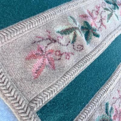 HOMEY VINTAGE FLORAL WOOL RUG 