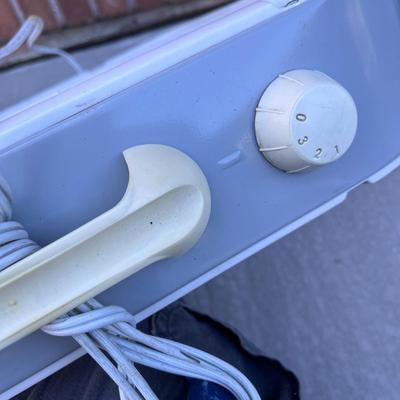 LASKO 20â€ BOX FAN