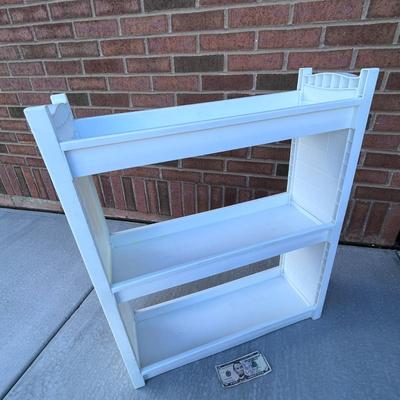 WHITE LIGHTWEIGHT PORTABLE SHELF UNIT