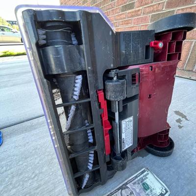 HOOVER CLYCLONIC UPRIGHT VACUUM CLEANER HARD FLOORS AND CARPETS