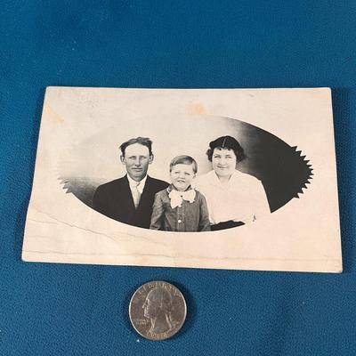 VINTAGE FAMILY PORTRAIT POSTCARD â€œAUNT MARYâ€ BLACK & WHITE