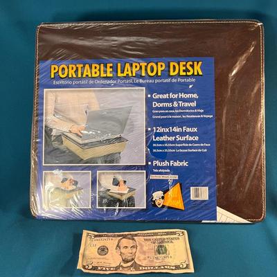 PORTABLE LAPTOP LAP DESK NEW IN PACKAGE