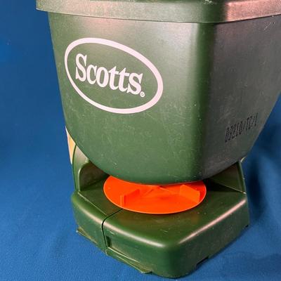 SCOTTS EASY HAND-HELD SPREADER LAWN TOOL
