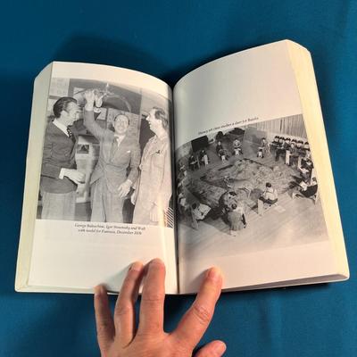 â€œWALT DISNEY- AN AMERICAN ORIGINALâ€ BOOK by BOB THOMAS 