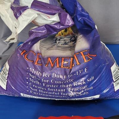 Windshield De-Icer, Scrapper and Ice Melt