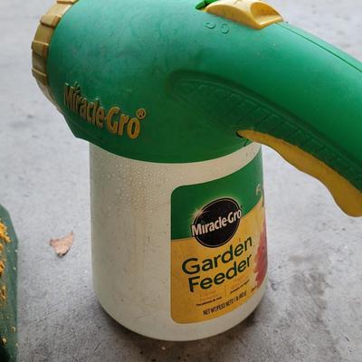 Miracle Grow Water Hose Attachment and Seed Caster/Spreader