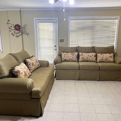 STYLE LINE Couch & Loveseat *Read Details