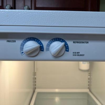 GE 25cuft Refrigerator/Freezer**READ DETAILS