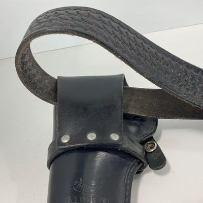 -321- COLLECTIBLE | Large 1950â€™s Hurley Cap Gun & Holster Rare Size