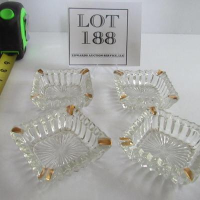 4 vintage Ashtrays