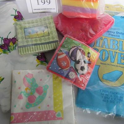 Lot of Colorful Older Tablecloths, Napkins and Sponges