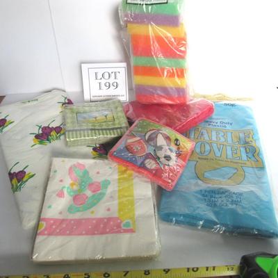 Lot of Colorful Older Tablecloths, Napkins and Sponges