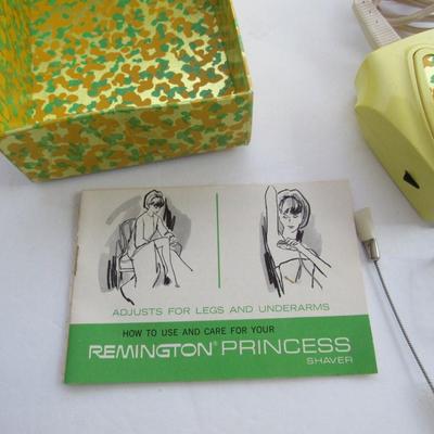 Vintage Ladies Remington Princess Shaver, 1970s, Works!