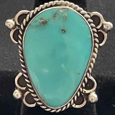 BEAUTIFUL CHIMNEY BUTTE TURQUOISE & STERLING STATEMENT RING