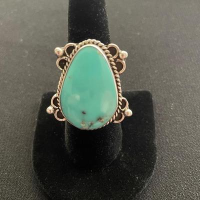BEAUTIFUL CHIMNEY BUTTE TURQUOISE & STERLING STATEMENT RING