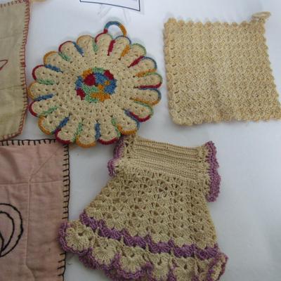 Lot of Old Pot Holders