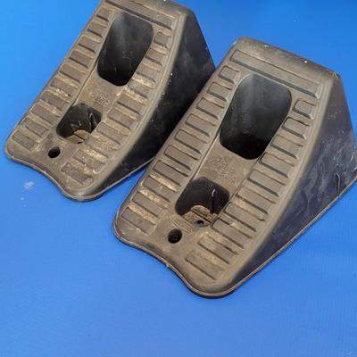 Rhino Gear Tire Wedges & Hanging Light