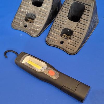 Rhino Gear Tire Wedges & Hanging Light