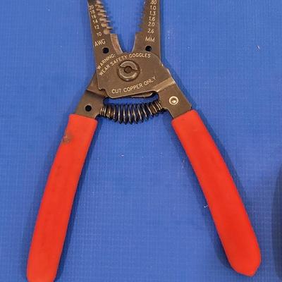 Wire Cutters and Cen Tech DIGITAL Multimeter
