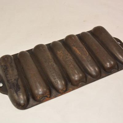 Antique Wagner Ware Corn Bread Mold