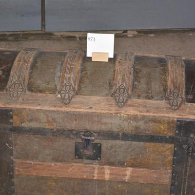 Antique Saratoga Style Trunk with Insert