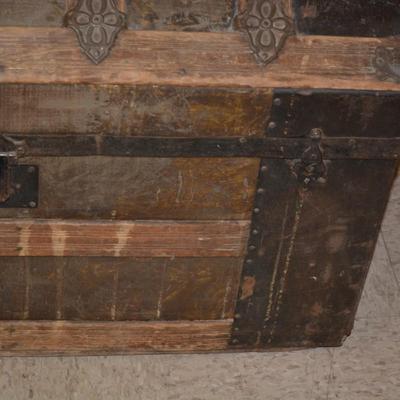 Antique Saratoga Style Trunk with Insert