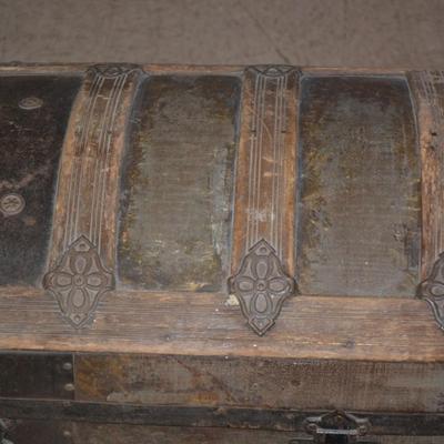 Antique Saratoga Style Trunk with Insert