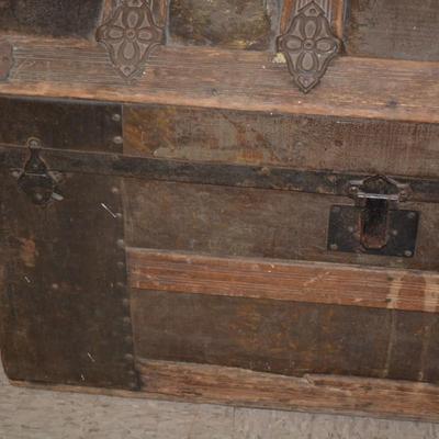 Antique Saratoga Style Trunk with Insert