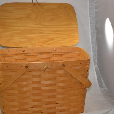 1996 Longaberger Picnic Basket with Table
