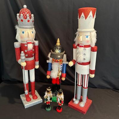 Lenox Christmas Ornaments, Sleigh Bells and More! (LR-KL)