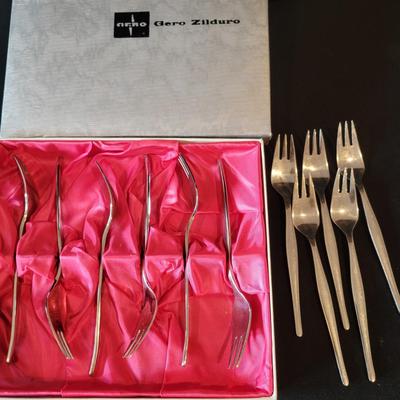 Nieman Marcus Butter Knives, Marble Lazy Susan and More (D-DW)