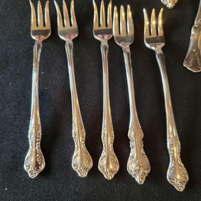 Nieman Marcus Butter Knives, Marble Lazy Susan and More (D-DW)