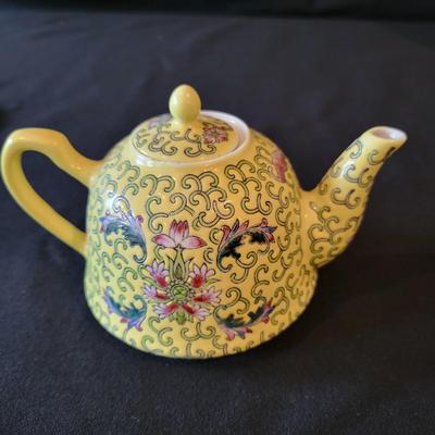 Japanese Lamp, Ceramics Figurines and More (D-DW)