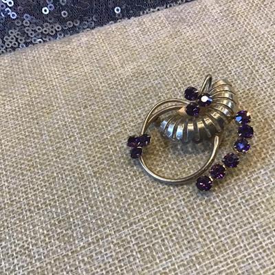 GORGEOUS!! Vintage Amethyst colored  Pendant or Brooch. Gold Tones