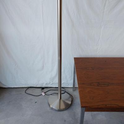 CHROME END TABLE WITH WOODEN TOP AND CHROME FLOOR LAMP