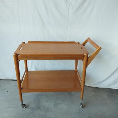 TEAK WOOD CART ON CASTERS WITH REMOVABLE SERVING TRAY