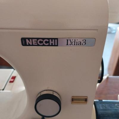 NECCHI SEWING MACHINE WITH A SEWING CABINET