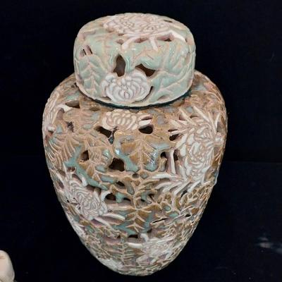 ASIAN STYLE GINGER JAR WITH LID AND 2 ASIAN RESIN FIGURES