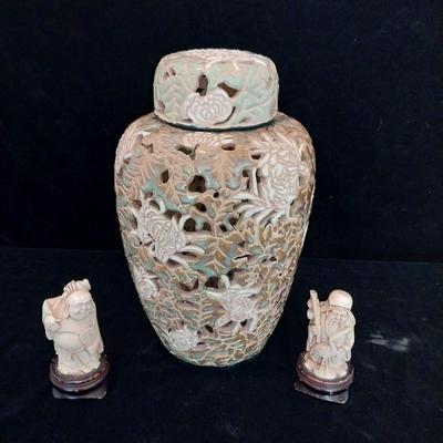 ASIAN STYLE GINGER JAR WITH LID AND 2 ASIAN RESIN FIGURES