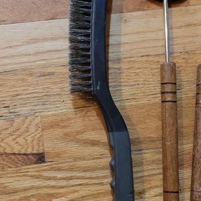 Grill Utensil including Skewers