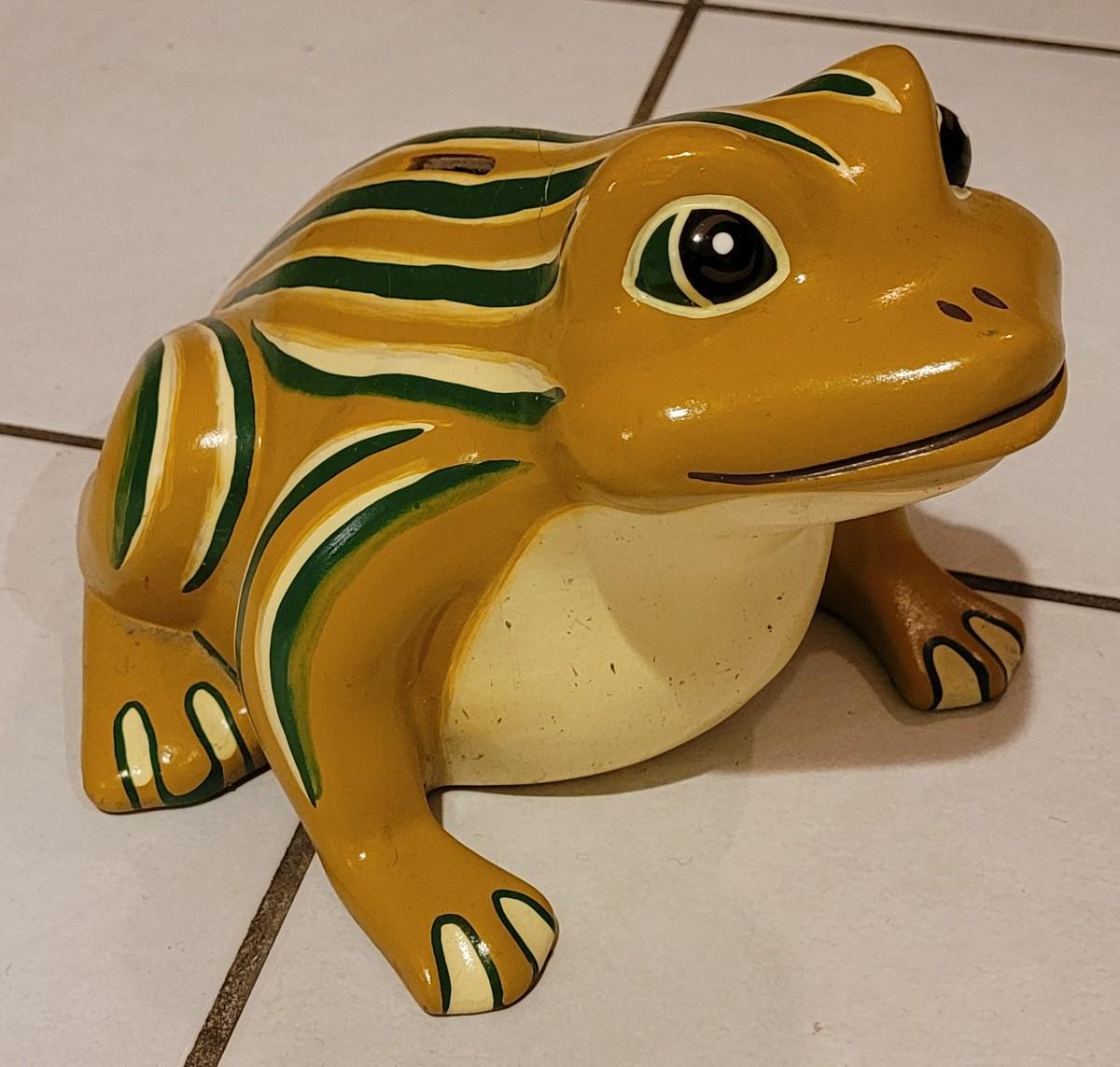 Ceramic Frog Bank | EstateSales.org