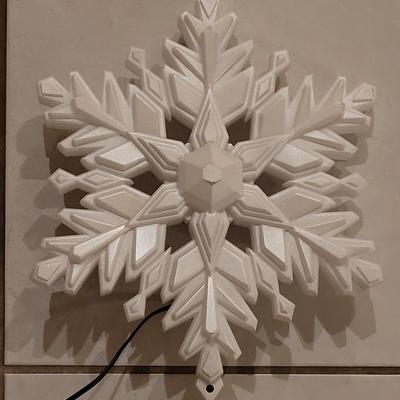 11" Ã— 9" Light Up Snowflake Tree Topper