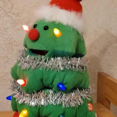 Singing & Dancing Christmas Tree