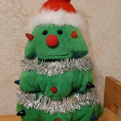 Singing & Dancing Christmas Tree