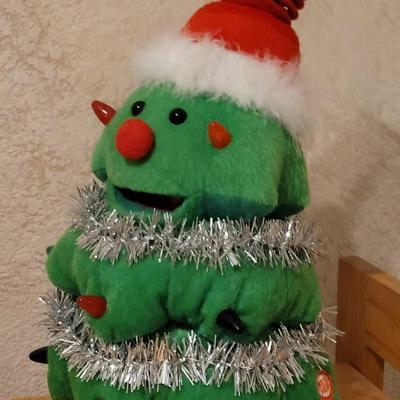 Singing & Dancing Christmas Tree